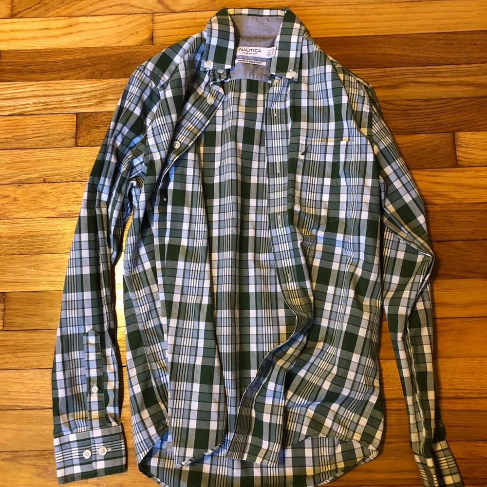 Men’s Nautica green and white button up